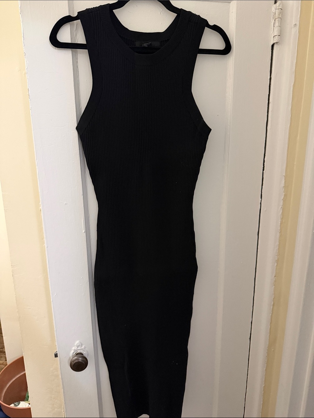 Forever 21 Black Sleeveless Ribbed Midi Dress